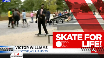 Reporter TV Ini Bawain Berita Sambil Main Skate! thumbnail